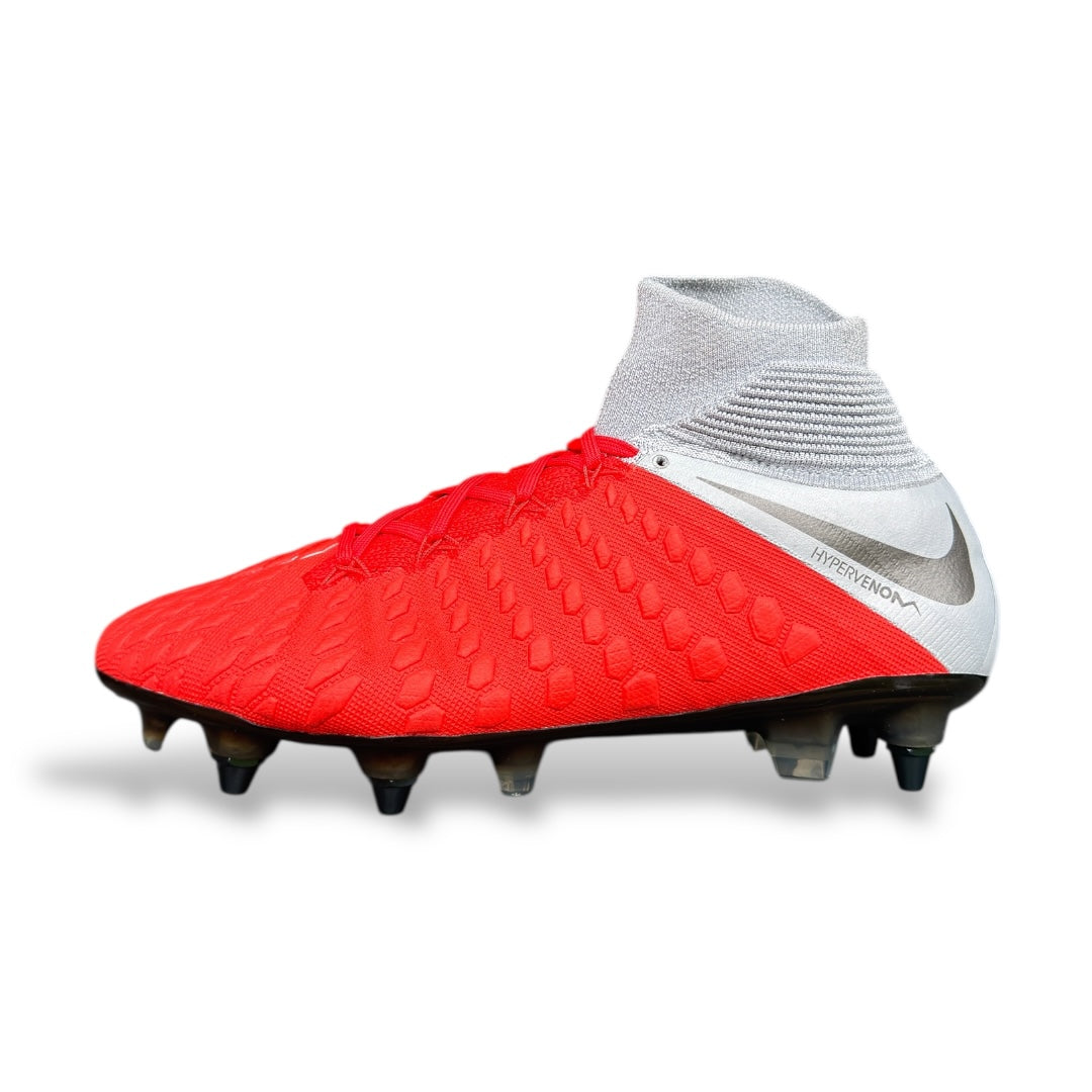 NIKE HYPERVENOM III SG