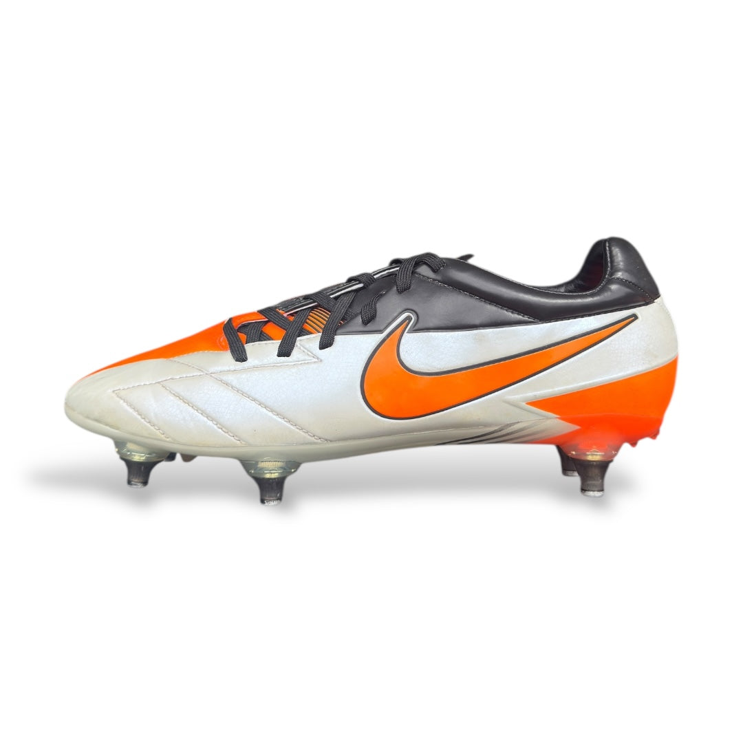 NIKE T90 LASER IV SG
