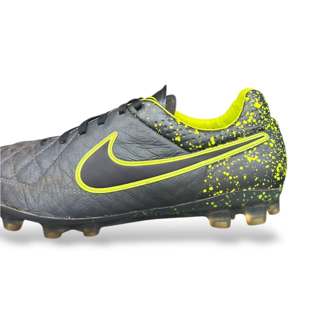 NIKE TIEMPO LEGEND V AG