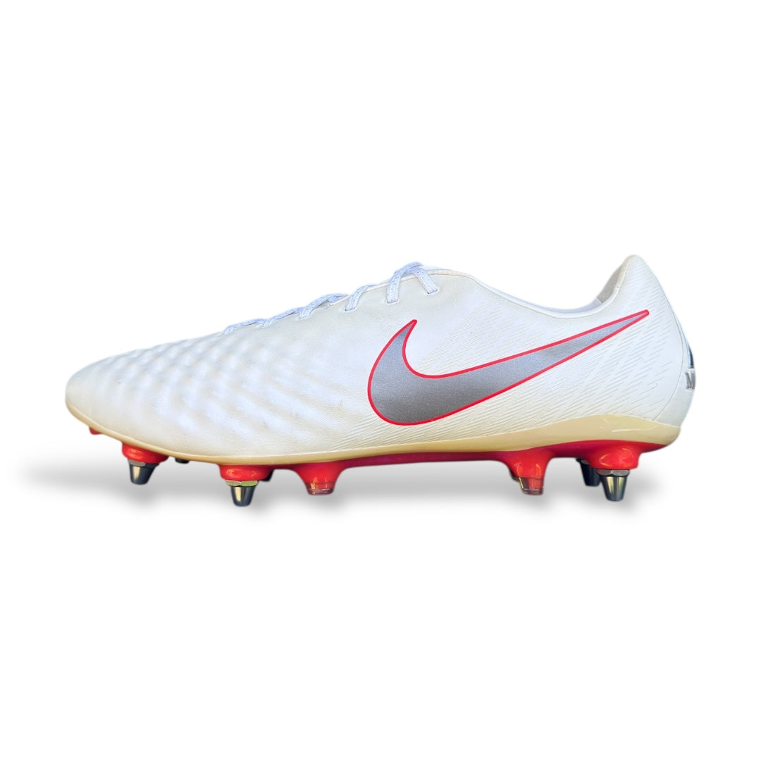 NIKE MAGISTA OPUS II SG PRO