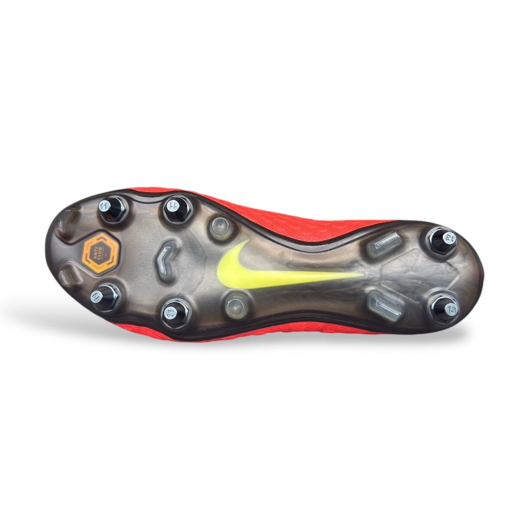 NIKE HYPERVENOM III SG